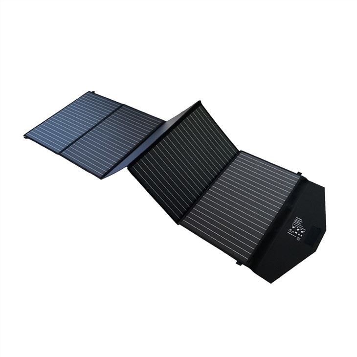 Các tấm pin mặt trời gấp di động để cắm trại